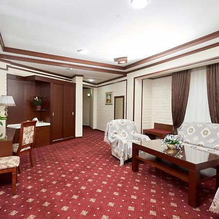 Rakat Plaza Hotel Tasjkent Buitenkant foto